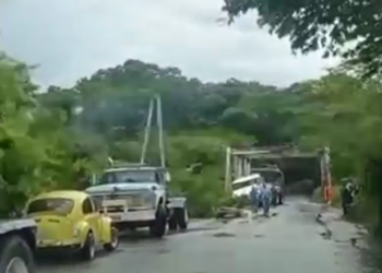 Habitantes del municipio JFMC en riesgo de quedar incomunicados por avanzado estado de deterioro del puente El Carmen