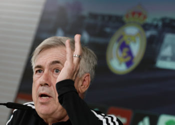 Ancelotti introduce siete cambios en su once; Camello titular en el Rayo