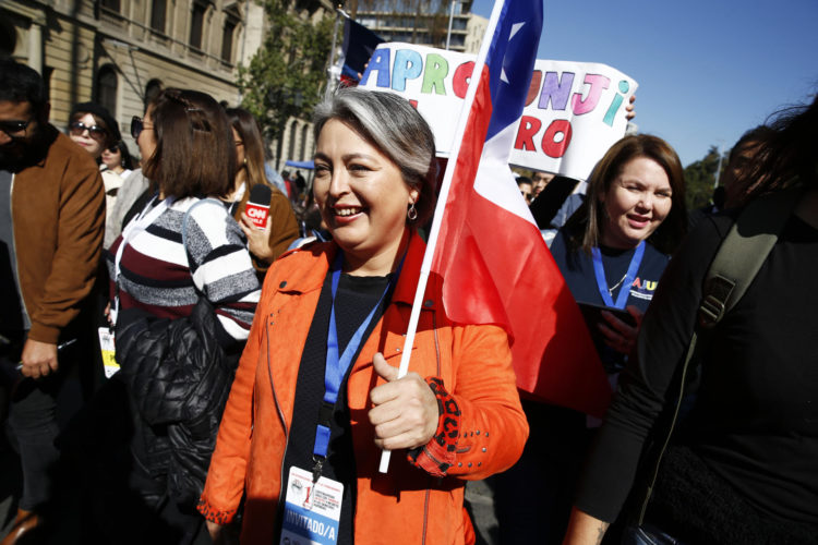 Fotografía de archivo de la ministra de Trabajo de Chile, Jeannette Jara. EFE/ Elvis González