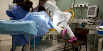 Crean una forma de tratar las hemorragias posparto, la mayor causa de mortalidad materna