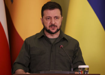 Zelenski admite que Ucrania necesita más tiempo para lanzar una contraofensiva