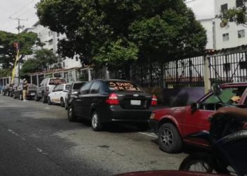 Si todo el país se nombrase Caracas ¿se acabarían las colas por combustible?