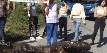 Vecinos de la cuenca del Chama cerraron la vía exigiendo reparación de bote de aguas negras