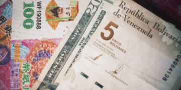 Cestaticket y bonos de “guerra económica” valen hasta cuatro dólares menos por aumento del paralelo