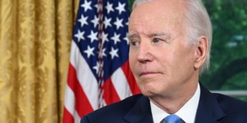 Biden firma el acuerdo para elevar el techo de deuda de EE.UU. hasta 2025