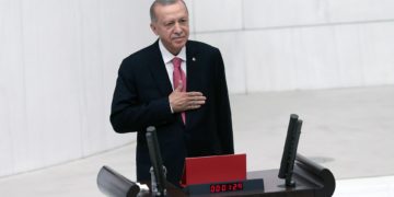 Erdogan inicia su tercer mandato presidencial al jurar el cargo en el Parlamento