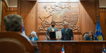 Los constituyentes chilenos toman posesión para iniciar la redacción de una nueva carta magna