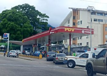 Táchira/ Mesa de combustible llamó a no generar zozobra pero este lunes hubo largas colas en algunas estaciones de servicio