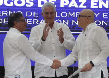 Colombia y el ELN culminan el ciclo de La Habana 35 días después y con un cese al fuego