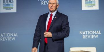 El exvicepresidente de EE.UU. Mike Pence presenta su candidatura para los comicios de 2024