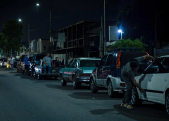 La escasez de gasolina en Venezuela, una crisis convertida en rutina