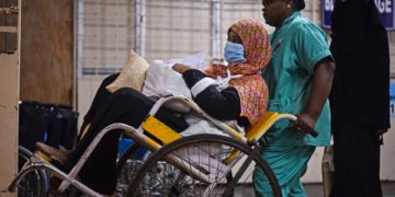 El ministro indio de ferrocarriles atribuye a un fallo de señalización el accidente de trenes en el este del país