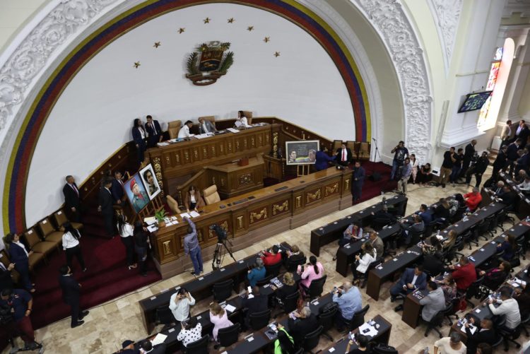 Vista general durante una sesión de la Asamblea Nacional hoy, en Caracas (Venezuela). EFE/Miguel Gutiérrez