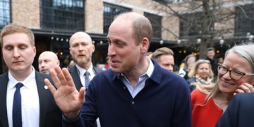 El príncipe Guillermo quiere que sus hijos conozcan la situación de los sin techo