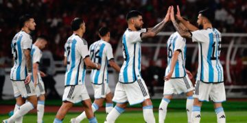 0-2. Sin Messi ni Di María, los campeones del mundo dan espectáculo