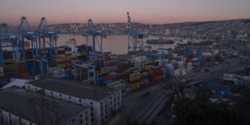 Valparaíso, de la joya patrimonial a una ciudad en decadencia y abandonada