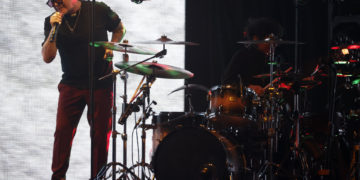 Alejandro Sanz, arropado por sus incondicionales en el Navarra Arena de Pamplona