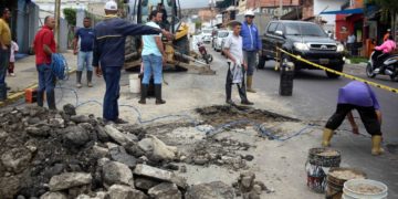 Táchira/ Reparan drenajes y alcantarillado en avenida principal de La Grita