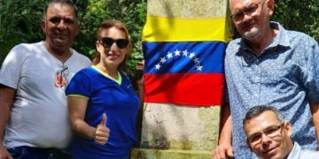 Monolito monumento de la batalla de Ponemesa en completo abandono