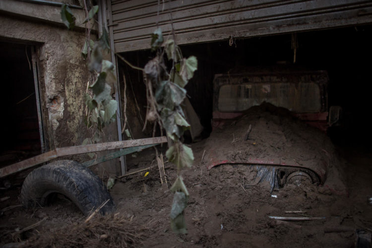 Fotografía de archivo de escombros, viviendas y objetos afectados por las lluvias en Venezuela. EFE/Miguel Gutiérrez