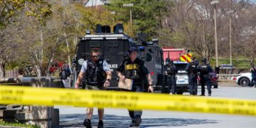 Varios heridos en un tiroteo durante una ceremonia de graduación escolar en EE.UU.