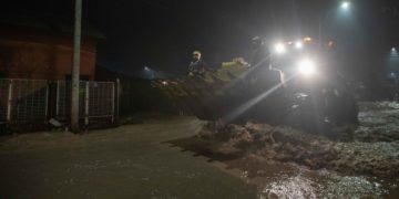 Dos muertos y miles de chilenos aislados por lluvias torrenciales en Los Andes