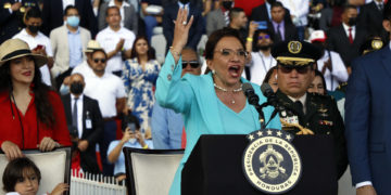 La presidenta hondureña dice que su país enfrenta «grave» racionamiento de energía eléctrica