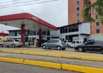 Táchira | Ciudadanos consideran que el tiempo invertido en surtir combustible genera pérdidas económicas