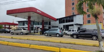 Táchira | Ciudadanos consideran que el tiempo invertido en surtir combustible genera pérdidas económicas