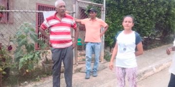 Con cisternas privados y a un alto costo se surten de agua en el sector Hugo Chávez de Valera