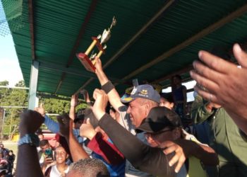 Policías dominaron el softbol Copa «Día Nacional del Ejército»