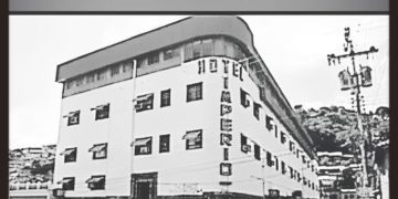 La Doble Cena: “No fumo, no bailo pegado, pero devoro hombres» | Por Alfredo Matheus