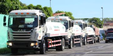 Activan “plan de contingencia” para suministrar agua potable por cisterna en Carvajal