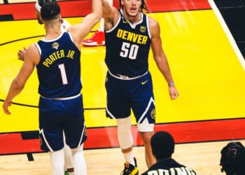 Nuggets vuelven a ganar en Miami y se ponen a ley del primer título de la NBA