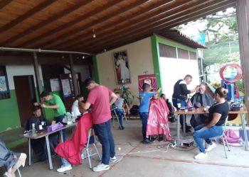 E.L “Carmen Sánchez de Jelambi” favorece a comunidades con jornadas de peluquería