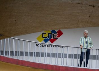 Renuncia de rectores chavistas del CNE pone alto a apoyo técnico de la primaria