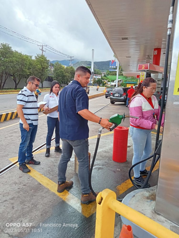 Las autoridades responsables del suministro de combustible en la entidad, informaron sobre el Despliegue a varias estaciones de servicio para que incorporen todos los mecanismos de pago en moneda venezolana.