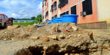 Habitantes de la comuna ANB: no tenemos gas ni agua y se nos caen los edificios