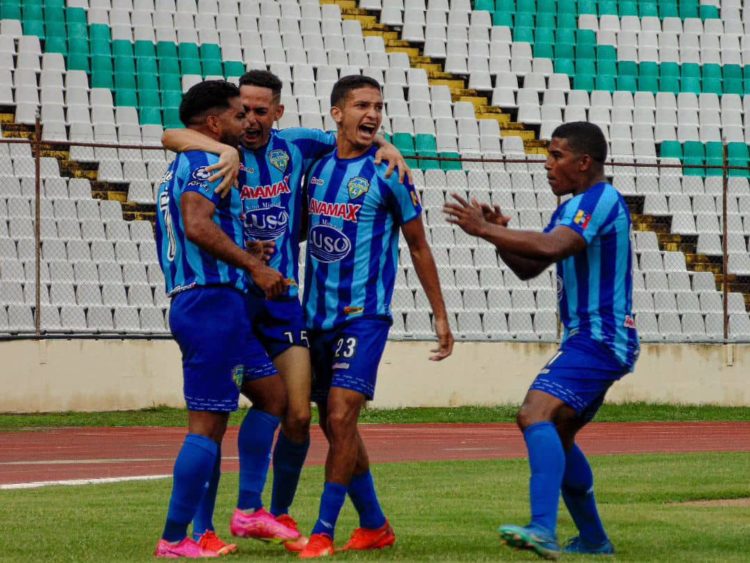 Bolívar SC festejo un gol en las postrimerías del encuentro para eliminar al Trujillanos FC