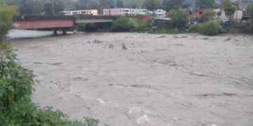 Profesor Fernando Velázquez registra datos de lluvias a 42 años de la inundación de Boconó