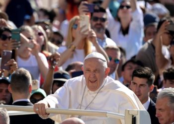 El papa abandona el Vaticano para operarse de una hernia abdominal en el hospital Gemelli