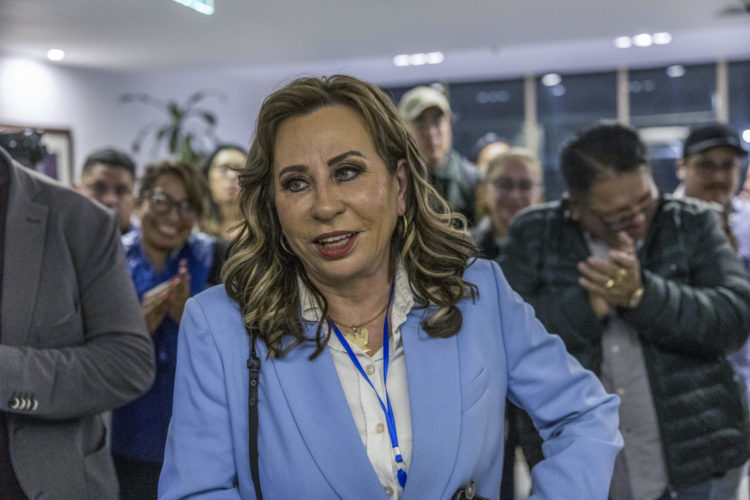 La candidata Sandra Torres Casanova, de la Unidad Nacional de la Esperanza, que pasa a la segunda vuelta de las elecciones presidenciales. EFE/Esteban Biba