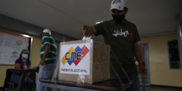 Más de 63.000 migrantes venezolanos actualizaron sus datos para votar en las primarias