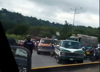 Transportistas exigen el cese del pico y placa