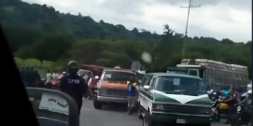 Transportistas exigen el cese del pico y placa