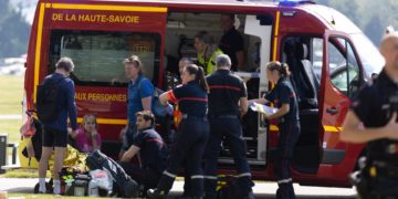 Cuatro niños muy graves y dos adultos heridos, nuevo balance del apuñalamiento en Francia