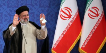 El presidente de Irán llega a Venezuela, la primera parada de su gira por Latinoamérica