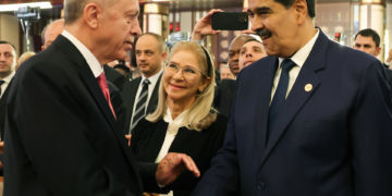 Maduro expresa sus mejores deseos a Erdogan y apuesta por más cooperación bilateral