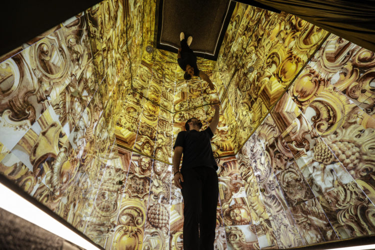 La mayor instalación de espejos de América Latina es la nueva atracción turística de Río