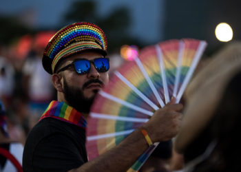 En medio de polémicas y exigencias miles participan en marcha LGBT en Ciudad de México
